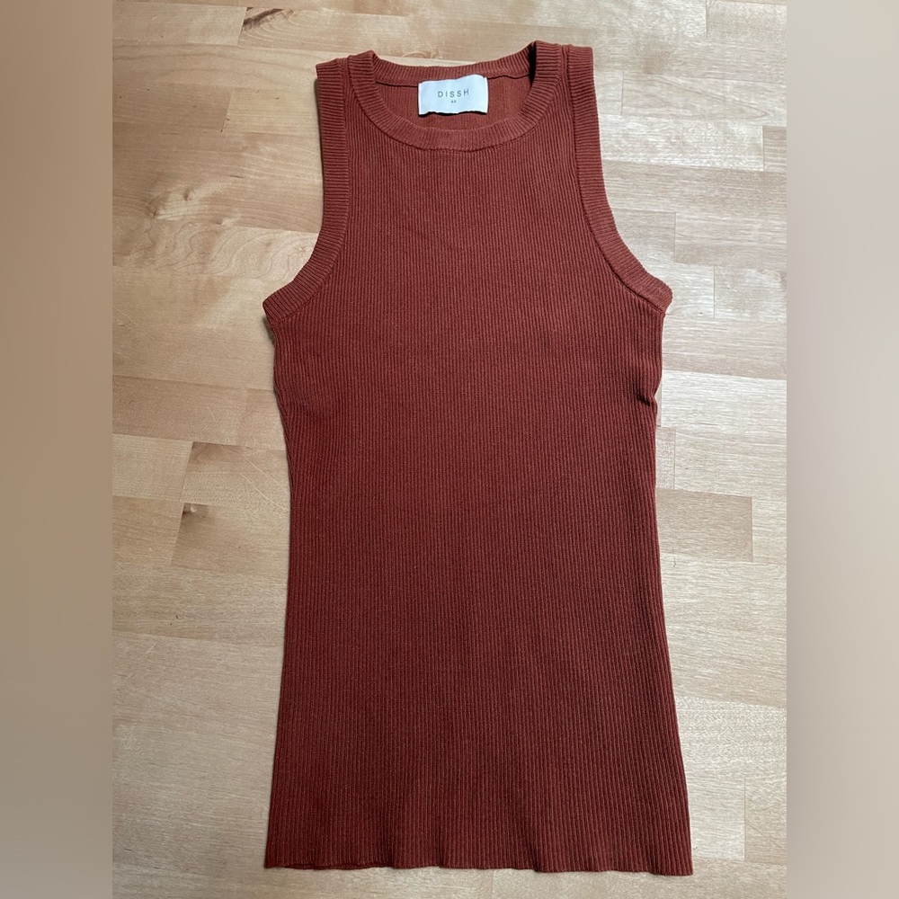 DISSH Rust Ribbed Tank Top - Picture 2 of 6